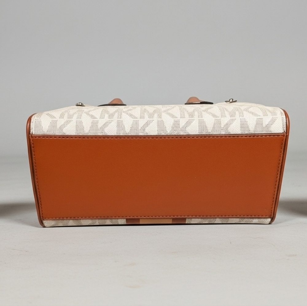 Michael Kors Maple Small Satchel - Picture 3 of 4
